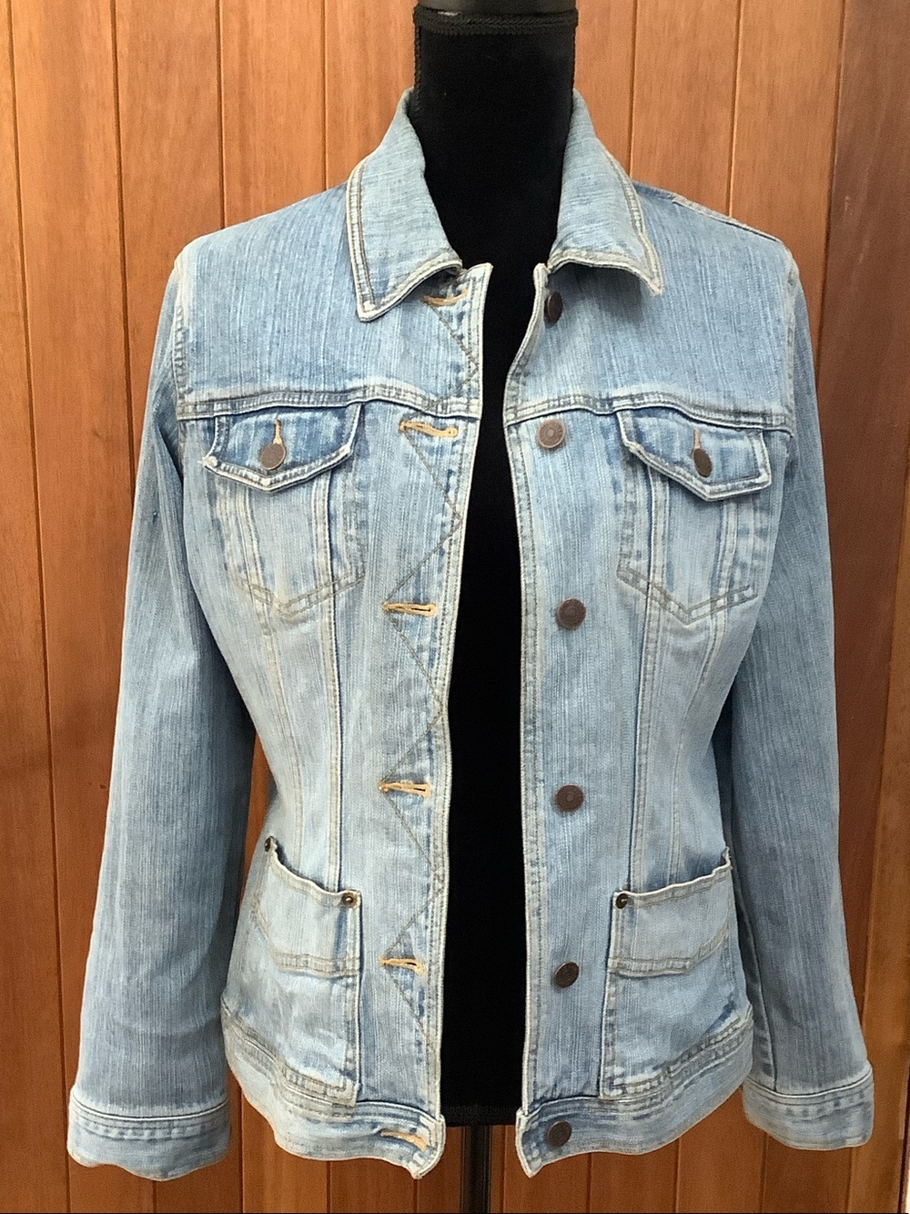 Eddie Bauer Women’s Denim Jean Jacket Size M